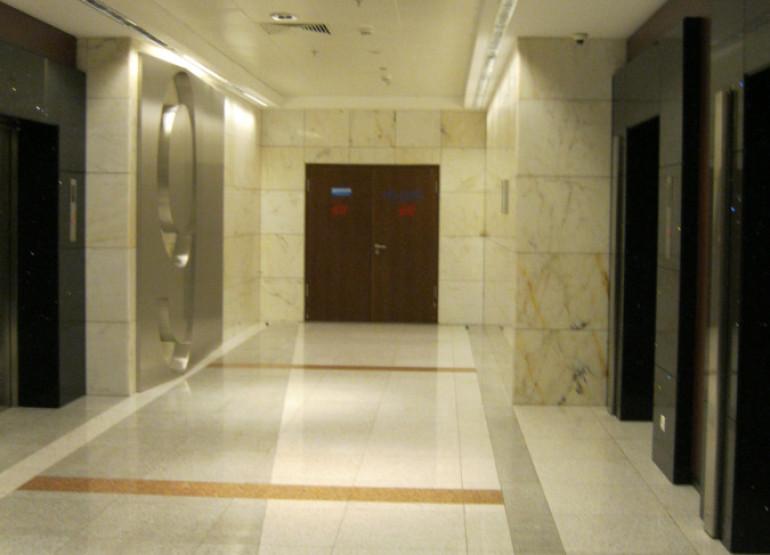 Метрополис, строение 1: Вид главного лифтового холла